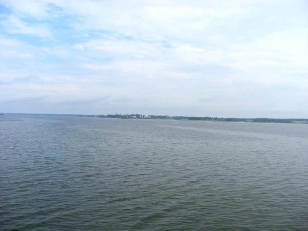 много воды