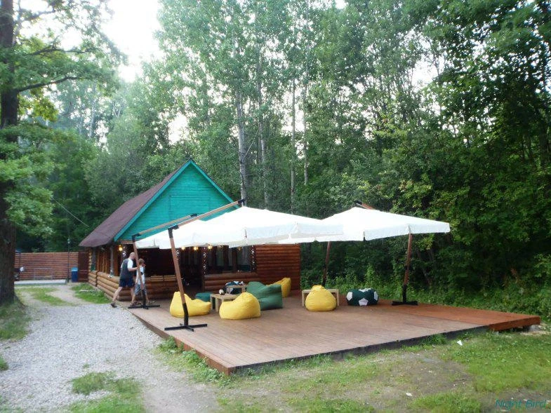 кафе на ближнем пляже