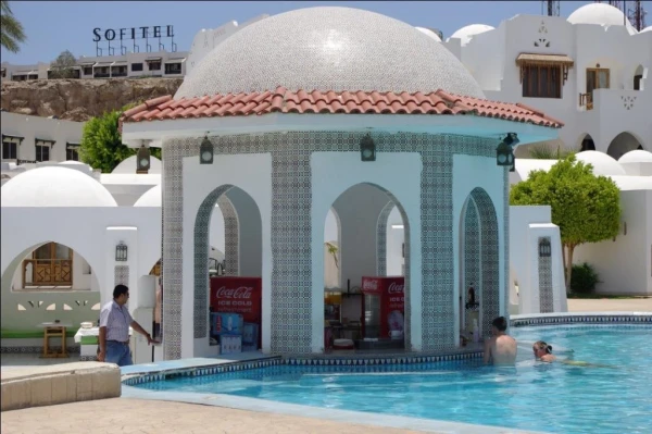 Бар Oasis Pool