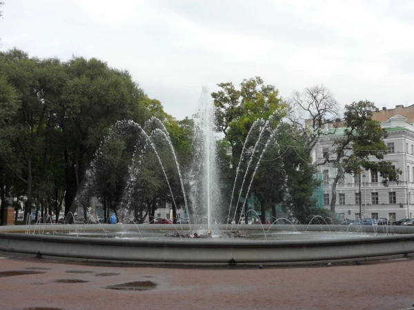 Фонтан в Александровском саду. Красота в С.-П. всюду...