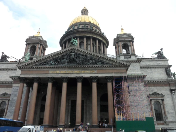 Заползти на смотровую площадку на Исакиевском соборе я уже не смогла...