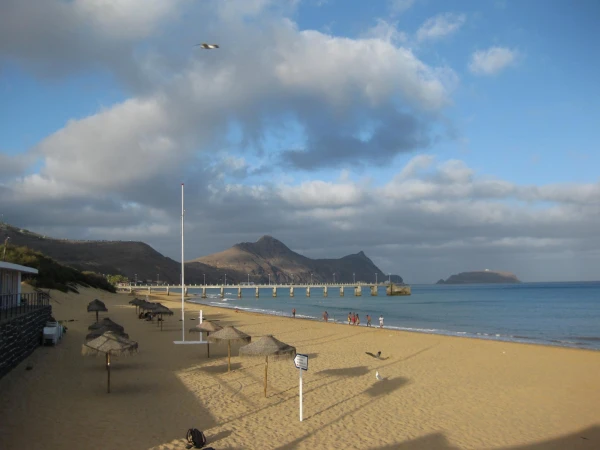 Пляж у отеля Torre Praia
