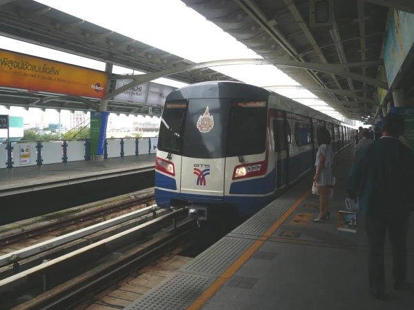 BTS SkyTrain - станция National Stadium