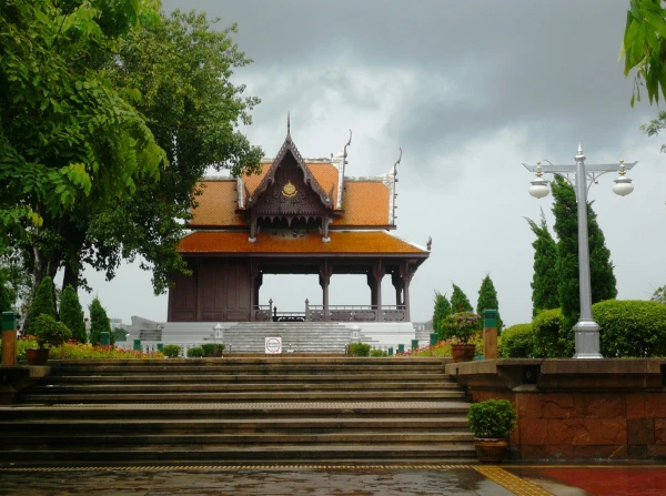 Santichai Prakan Pavillion (в одноименном парке)