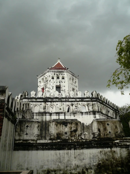 Phra Sumen Fort