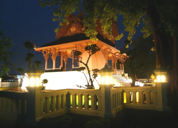 Santichai Prakan Pavillion (в одноименном парке)