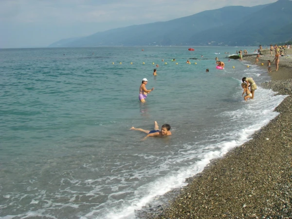 Море в районе Старой Гагры.