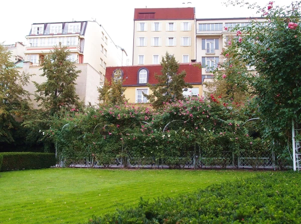 Францисканский садик