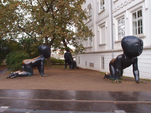 монстроподобные младенчики острова Кампа