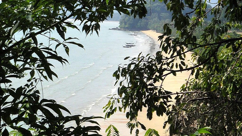 Вид с тропы на Ao Nang