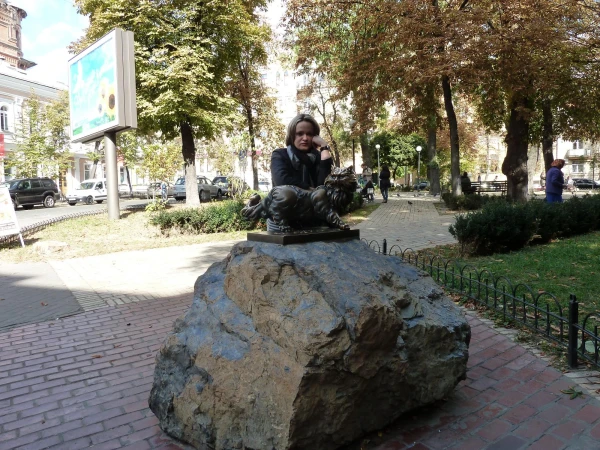Памятник коту Пантагрюэлю 