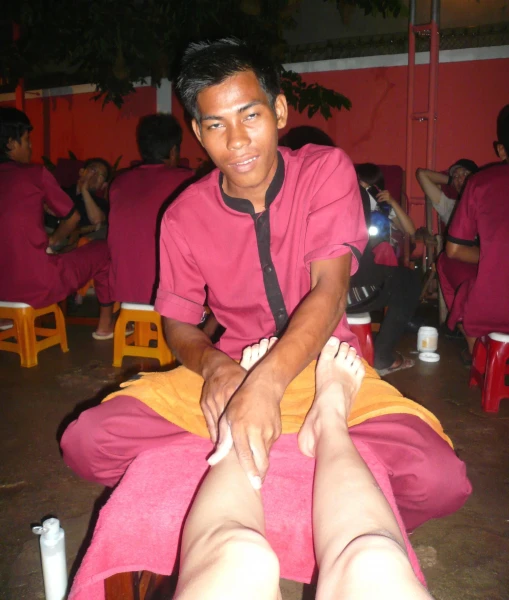 Релакс в последний вечер - Foot Massage - 20 мин. за 1$