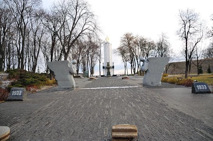 Мемориал жертвам голодомора "Свеча памяти"