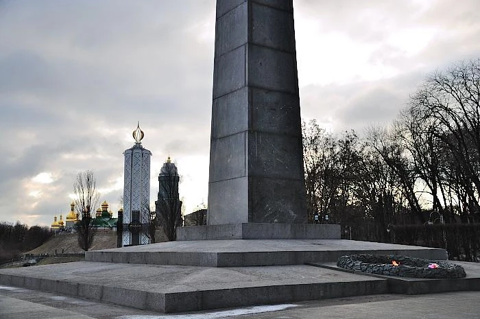 Мемориал жертвам голодомора "Свеча памяти"