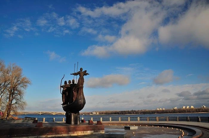 Пямятник основателям Киева