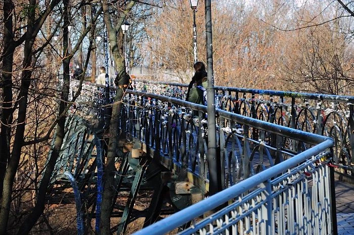 Поцелуев мост