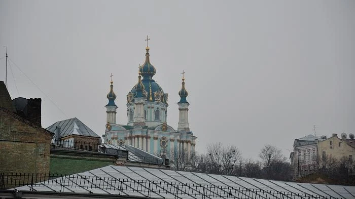 Вид на Андреевскую церковь 
