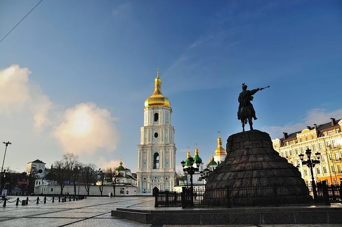 Необычные памятники Киева