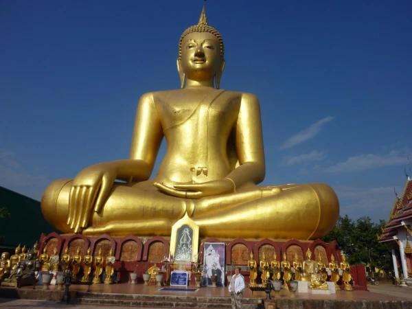 Сукотай. Будда Big Sukhotai Budda  в  храме Wat Saparam.