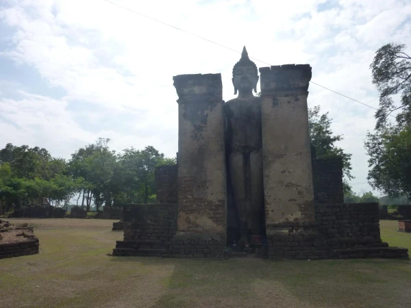Си Сатчаналай. Храм Wat Phra Si Rattana Mahathat Chaliand