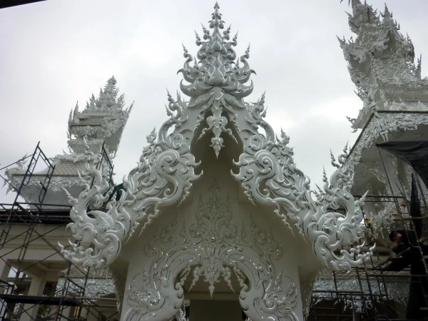 Храм Rong Kun ( Белый храм ).