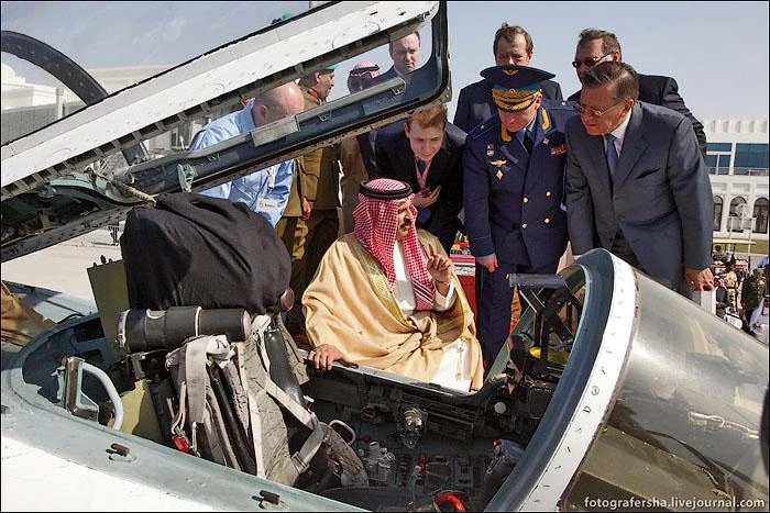 Кабина  Су-27. Зубкова видите?