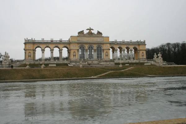 Шенбрунн