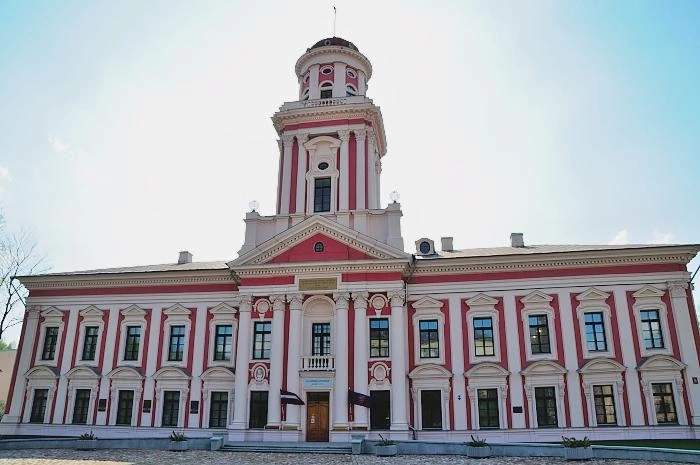 Елгава. "Академия Петрина"