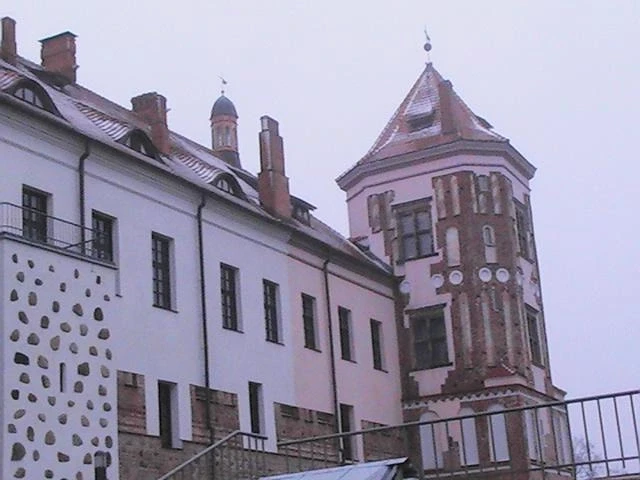Одна из башен замка