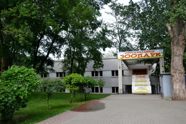 Адрес: Ростов-на-Дону, пл. Театральная, 1