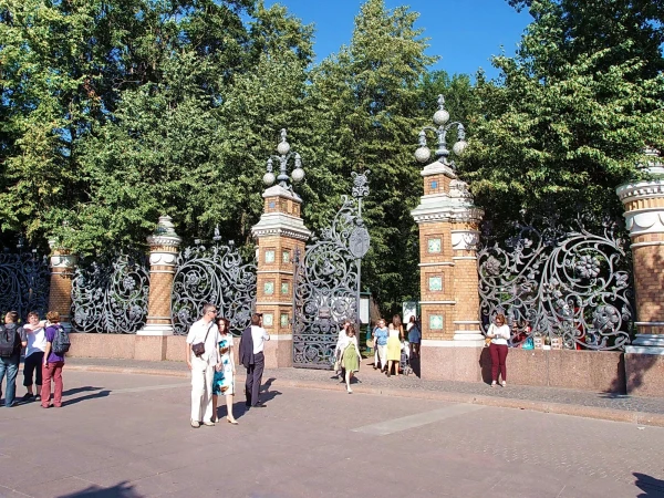 ограда Михайловского сада