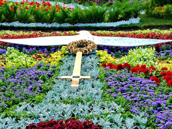 Часть композиции 1812-2012 ПОДВИГАМ ДОБЛЕСТИ СЛАВА, ЧЕСТЬ, ПАМЯТЬ (г.Видное)