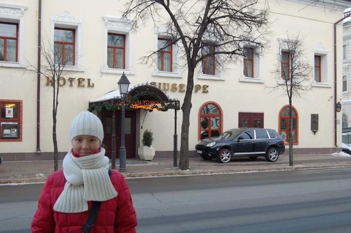 Вход в отель