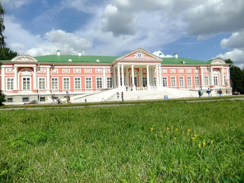 2012. Дворец со стороны Большого пруда.