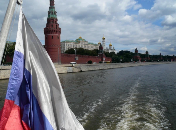 проплывая Кремль)