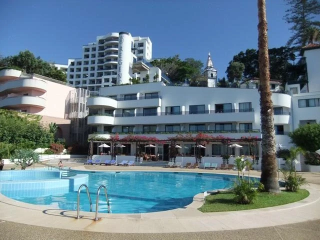 Madeira Regency Club, вид со стороны малого корпуса