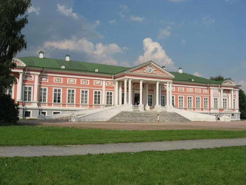 Дворец. 1769-75гг. Арх. Ш. Де Вальи, К.И. Бланк