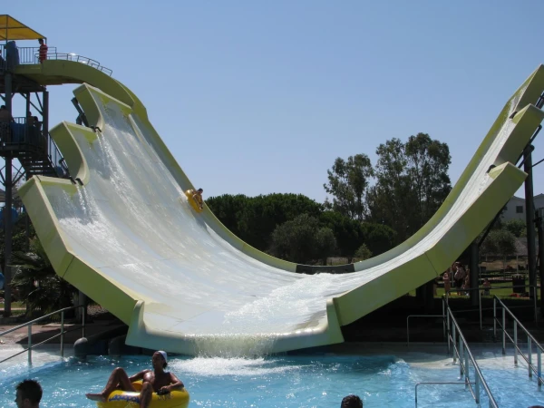 Ла Пинеда. Аквапарк "Aquopolis"