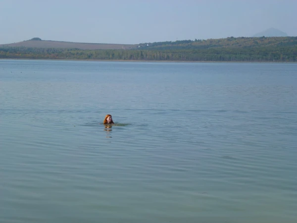 С противоположной стороны, у село Этоко.