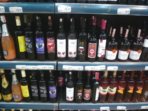 ТЦ Migros 5M - вина в гипермаркете. Потом оказалось, в Duty Free цены приблизительно такие же, некоторые виды даже дешевле