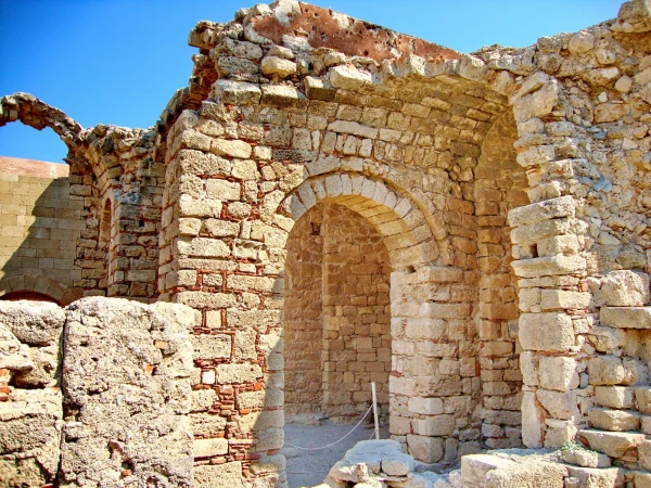 Старые стены Акрополя