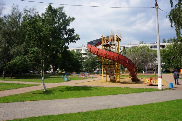 В детском городке