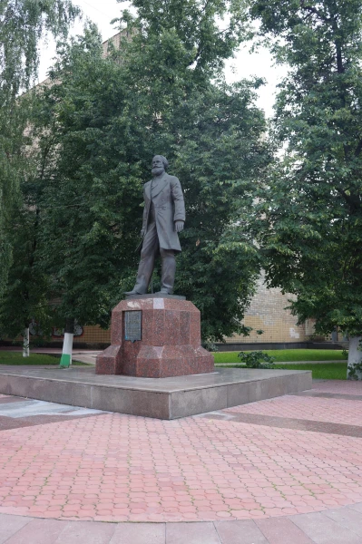 Памятник Дмитриеву