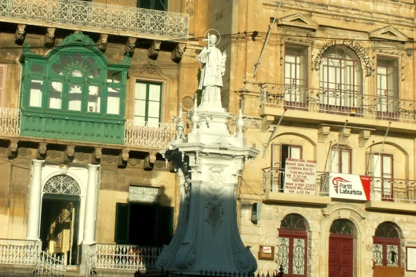 Статуея св. Лаврентия на Victory Square