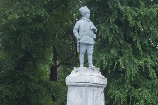 Памятник Щетинкину