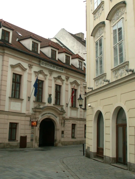 Братислава