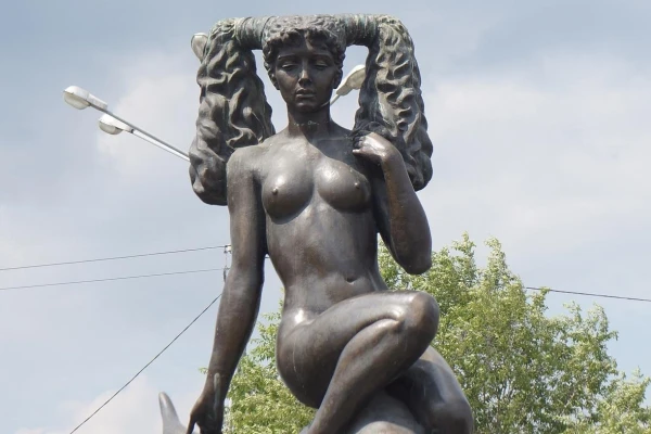Грудь мифологическая