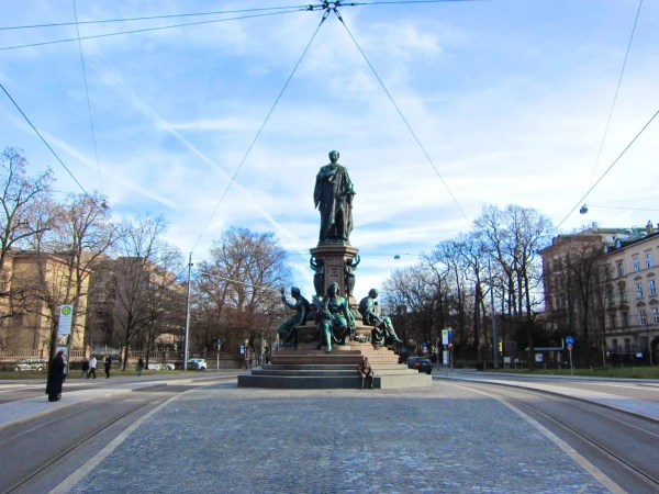памятник Максимиллиану I