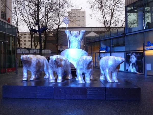 Медведи на Kurfürstendamm