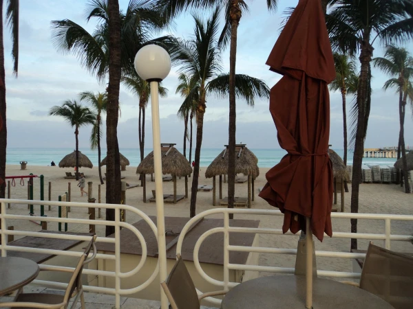 Newport Beachside Hotel & Resort 3* (Флорида,Майами).Пляж.